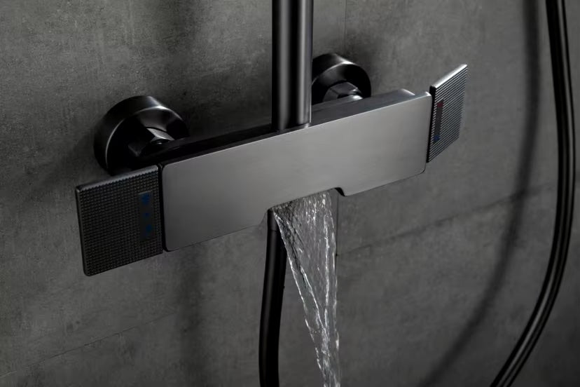 Colonne de douche et bain gris brossé