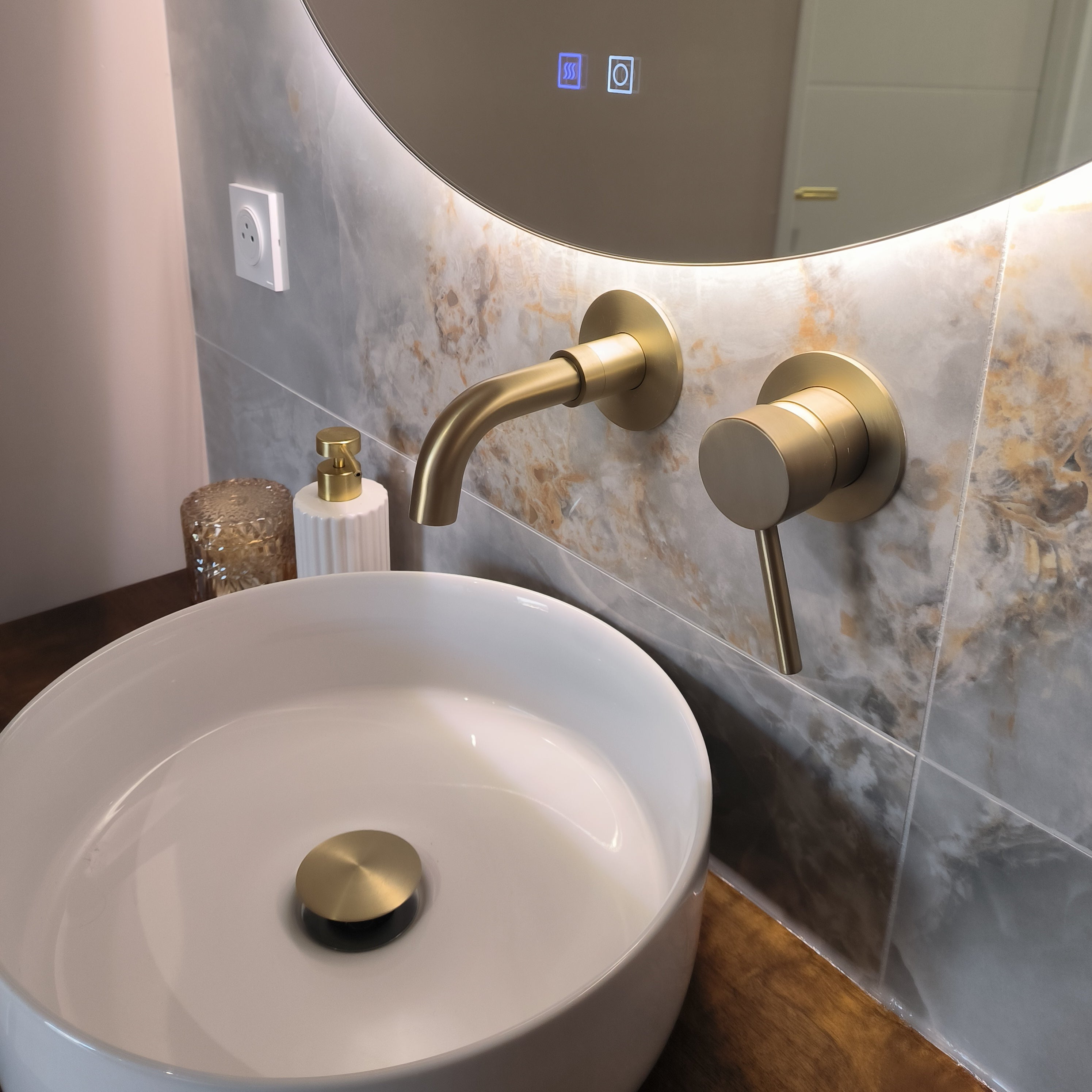 Robinet Encastré Doré