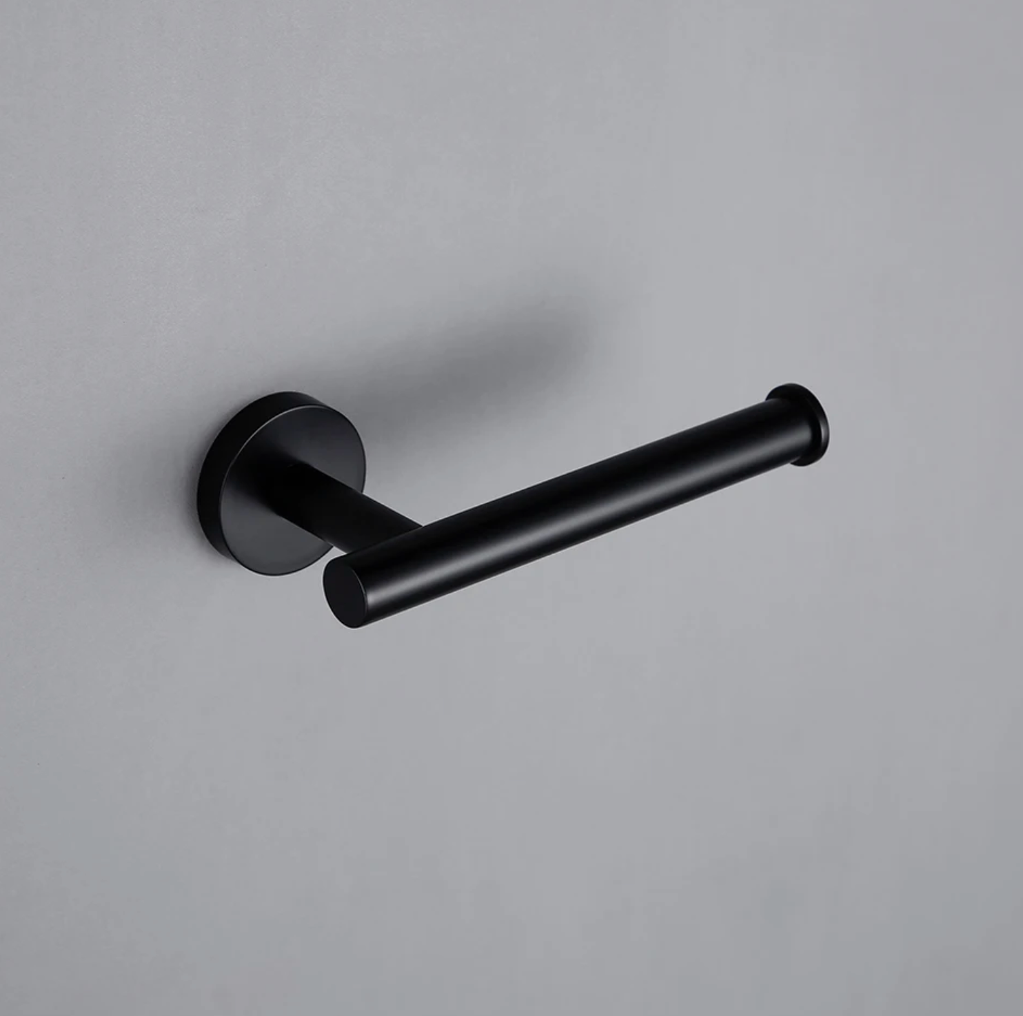 Glatter, mattschwarzer Handtuchhalter