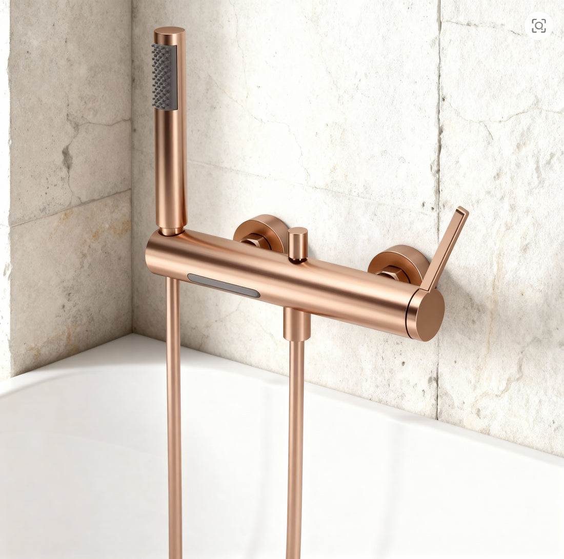 Mitigeur de baignoire or rose brossé